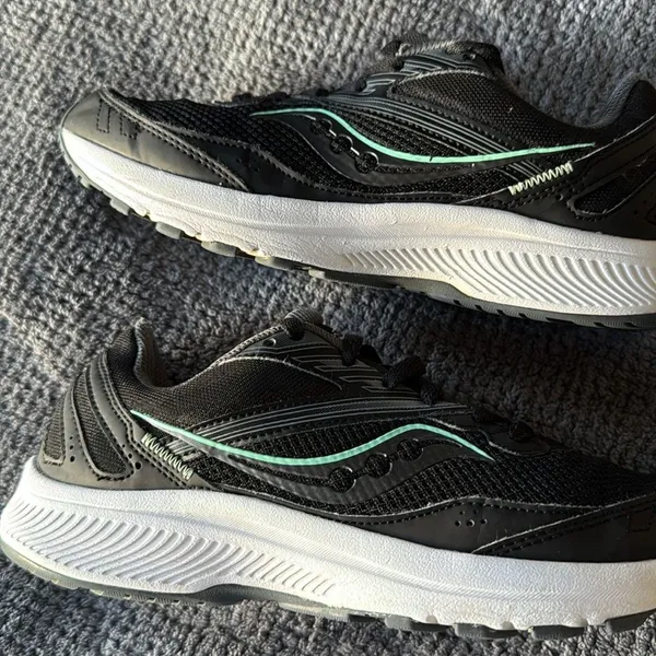 Saucony Cohesion 15 Black Green Women’s Running Shoes Size 8.5 Athletic Versarun - Image 2