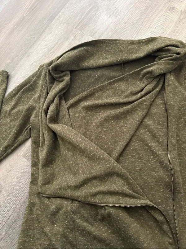 Forever21 Asymmetrical Zip Sweater Olive Green Medium Shacket - Image 6