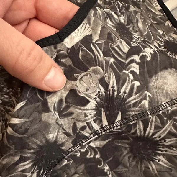 Lululemon Run Split Singlet Tank Top Size 8 Flowabunga Black Angel Wing Black - Image 5