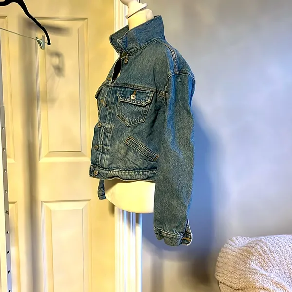 Old Navy Classic Jean Jacket Denim Womens Size Small - Image 3