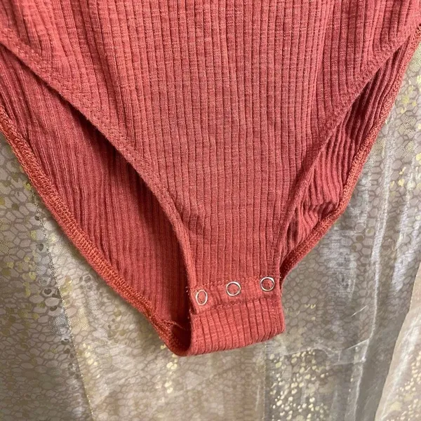 Aerie Women’s Medium Long Sleeve‎ Button Down Burnt Orange Red Bodysuit Stretch - Image 5