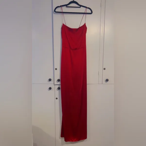 Reformation Red Satin Maxi Dress Slip Dress Cowl Neck Open Back Size 2 - Image 3
