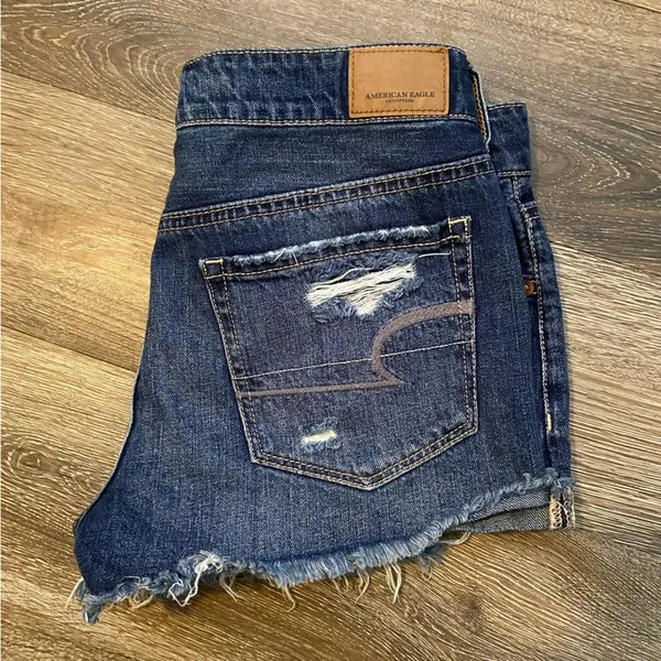 American Eagle Outfitters TOMGIRL Dark Wash Distressed Shorties Size 2 - Image 6