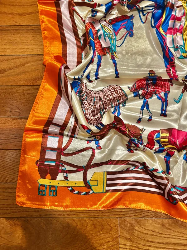 Vintage classic EQUESTRIAN horses PRINT ORANGE/ off white SQUAR SILK SCARF 35/35 - Image 3
