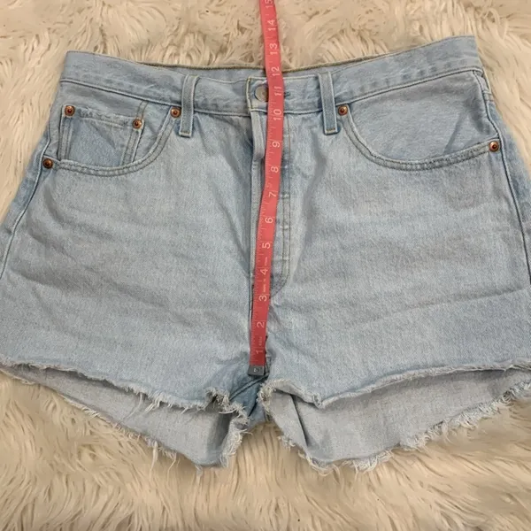 Levi's 501 button fly cotton denim raw hem shorts high rise 32 - Image 7