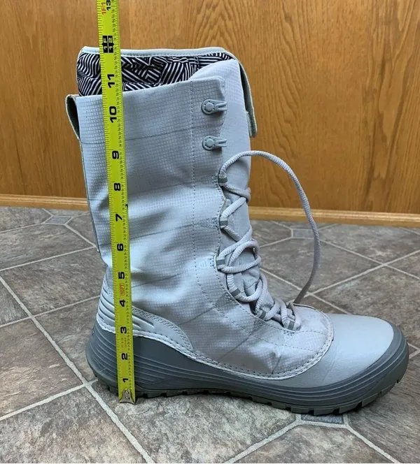 Teva Winter/Snow Boots 3M Thinsulate White/Gray Size 8.5 - Image 9