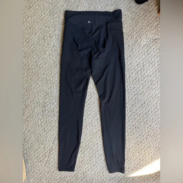 HALARA Black High-Waist Athletic Leggings with Side Pockets - Image 5