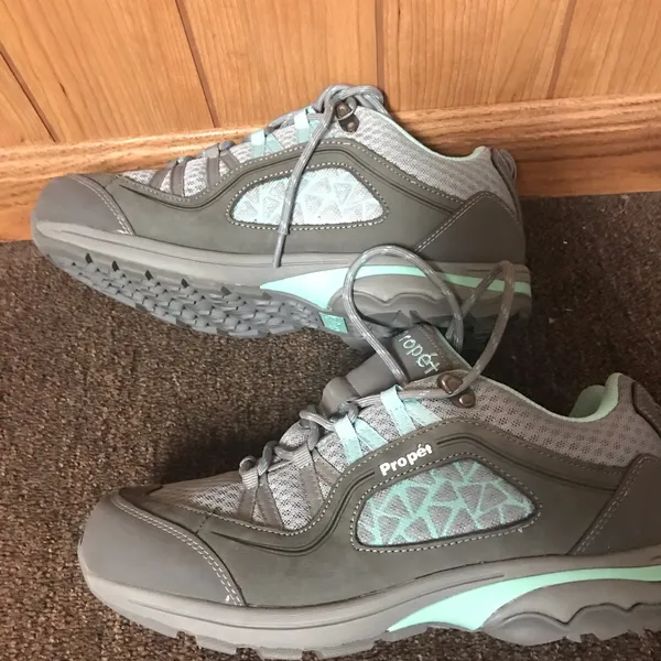 Preowned propet sneaker for women size 10.5 - Image 5