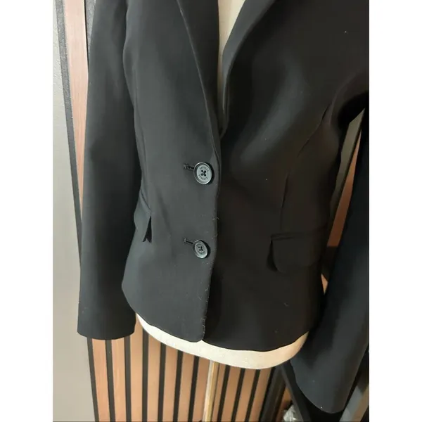 Express black form fitting blazer size 6 office blazer office wear - Image 2