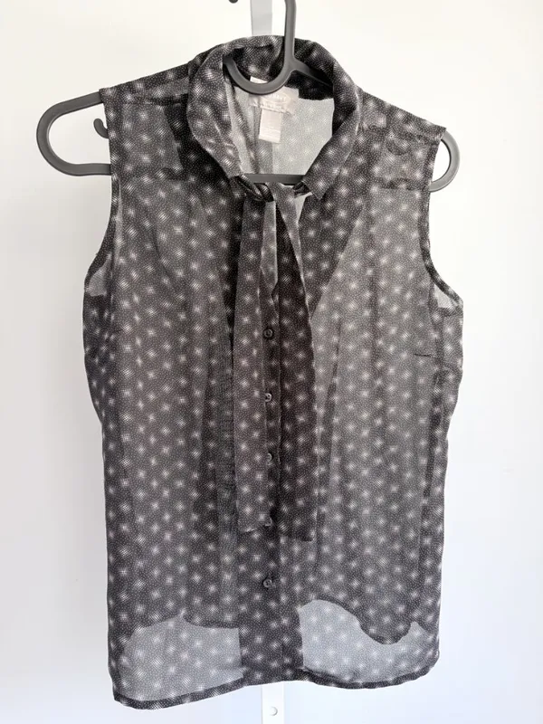 Old Navy Vintage Sheer Gray Polka Dot Tie Neck Sleeveless Blouse Pussybow XS - Image 4