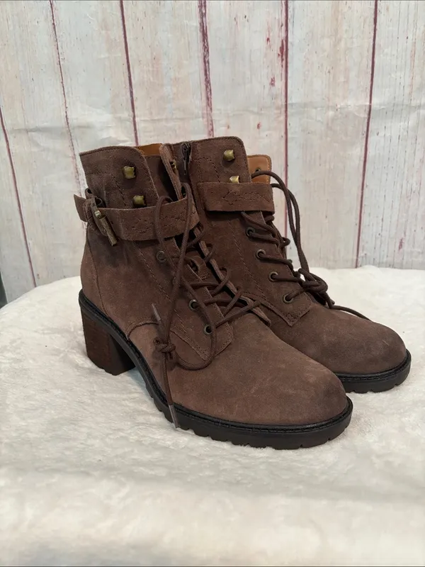 NWOT Zodiac Gemma Booties - Image 3