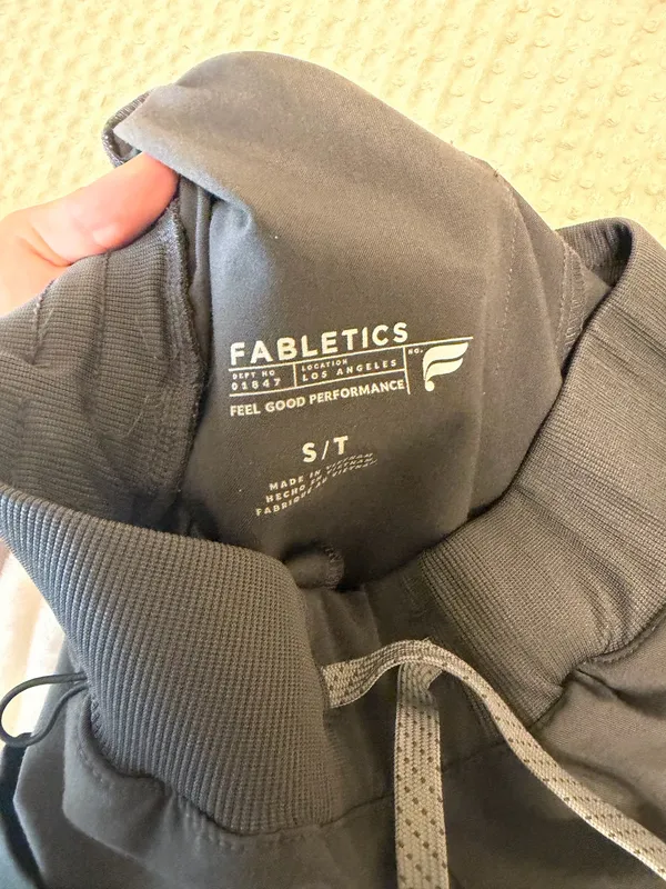 Fabletics Scrub Set - Image 5