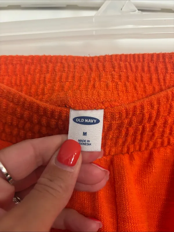 Old Navy Women's Orange Elastic-Waist Casual Shorts - Image 3