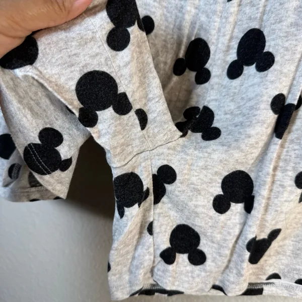 Disney short pajama set Black Mickey Design SZ:XL - Image 11