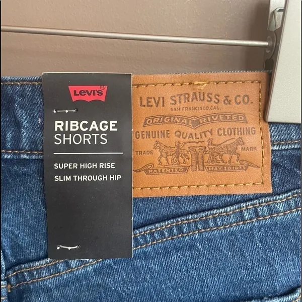 NWT Levi’s Ribcage Short‎ in Charleston Chill Size 28 - Image 8