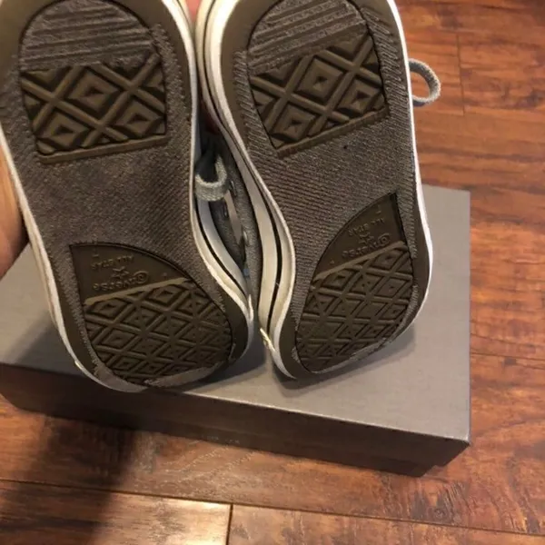 CONVERSE cta low top gray shoes sneakers sz 7 womens - Image 4