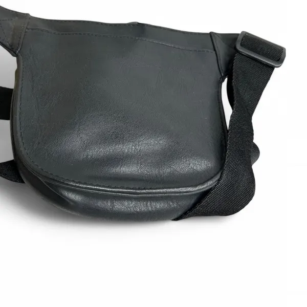 BASE Hiking Pack Black Waist Belt Fanny Pack Zip Enclosure Key Loop Slash Pocket - Image 2