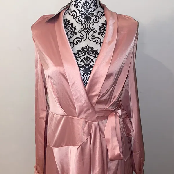 NWT! Nasty Gal Satin Long Sleeve Maxi Wrap Dress Size 6 - Image 4