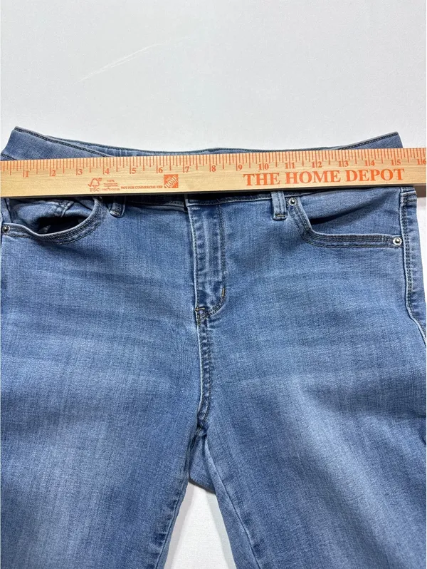 Lincoln Outfitters Classic Light Blue Denim Jeans Size 2 - Straight Leg Comfort! - Image 5