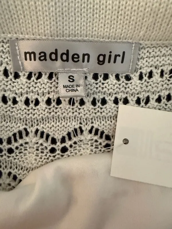 Madden Girl Juniors' Strapless Crochet Sweater Peplum Top in Floral Print - Image 3