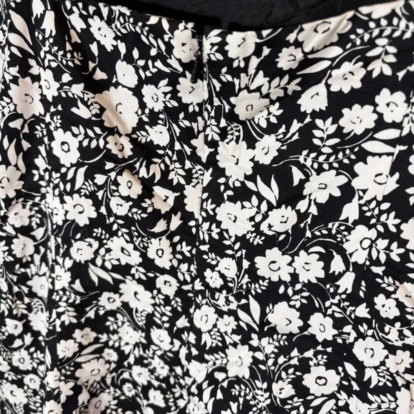 Ann Taylor Black White Floral Fit & Flare Spaghetti Strap Dress Size 12‎ - Image 5