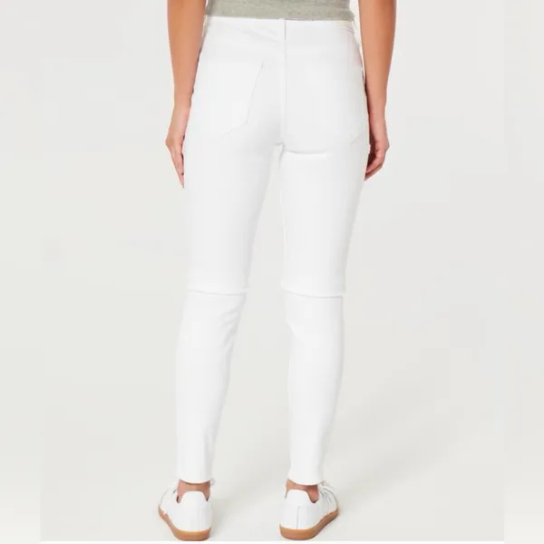 Hollister Women's Ultra High-Rise Straight Jeans White Size 3 - Image 3