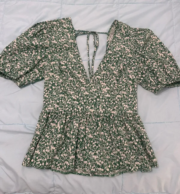 Topshop Green Floral Puff Sleeve V-Neck Blouse - Image 3