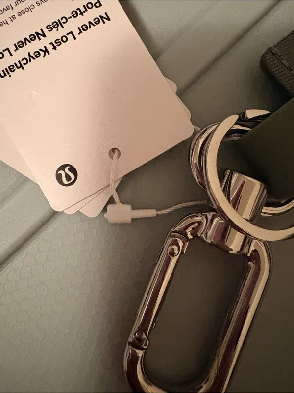 Lululemon Never Lost Keychain Spellout Logo Willow Leaf/Meadow Haze Silver - Image 4