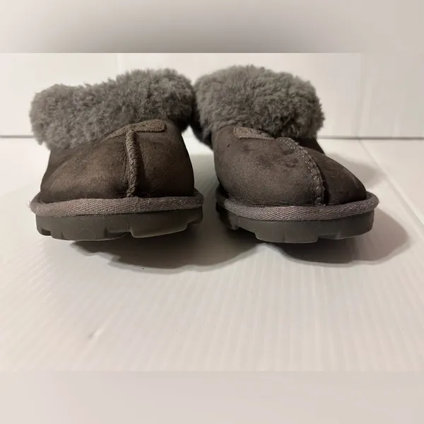UGG Women's Charcoal Sheepskin Slippers women size 7 - Image 4
