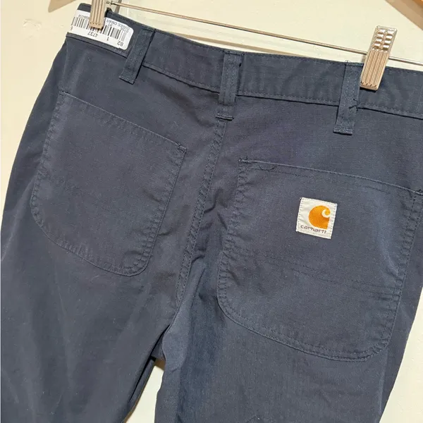 Carhartt women’s Dark Blue Cargo Pants - Image 9