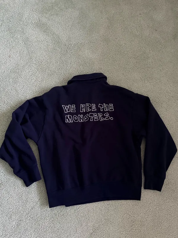 Uniqlo POP MART Labubu Half Zip Sweatshirt size L Navy - Image 4