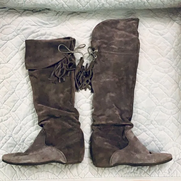 Grey suede over the knee tassel boots. - Image 3