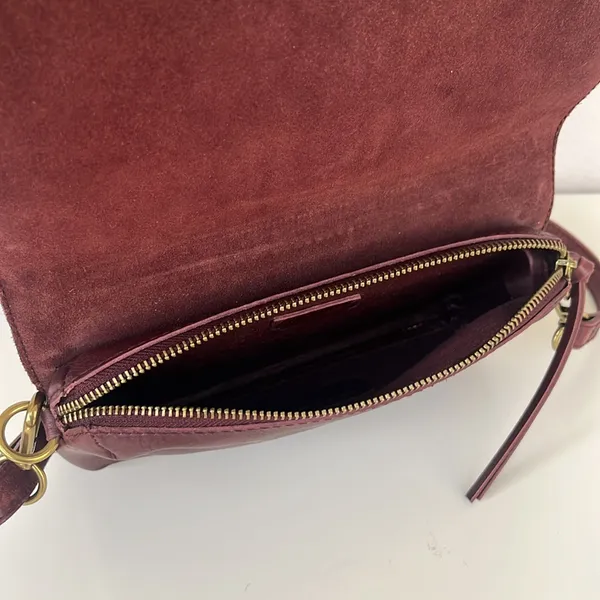 Madewell The Flap Convertible Crossbody Bag in Dark Cabernet - Image 6