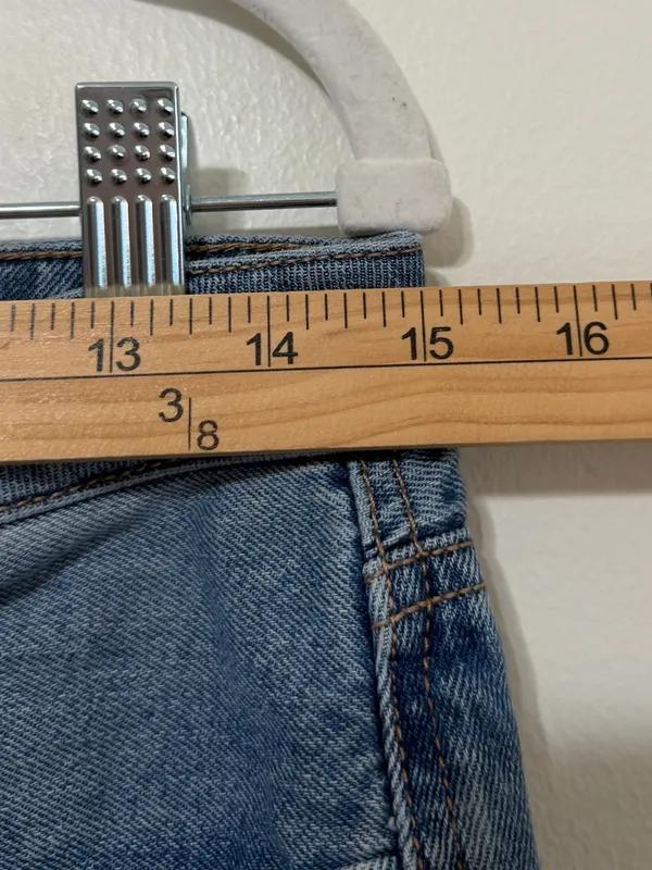 AE Mom Jean Size 8 long Distressed - Image 8