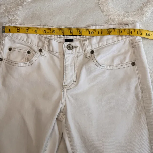 Calvin‎ Klein Women's Sz 2 White Denim Jeans Low Rise Flare 30x27 Short - Image 9