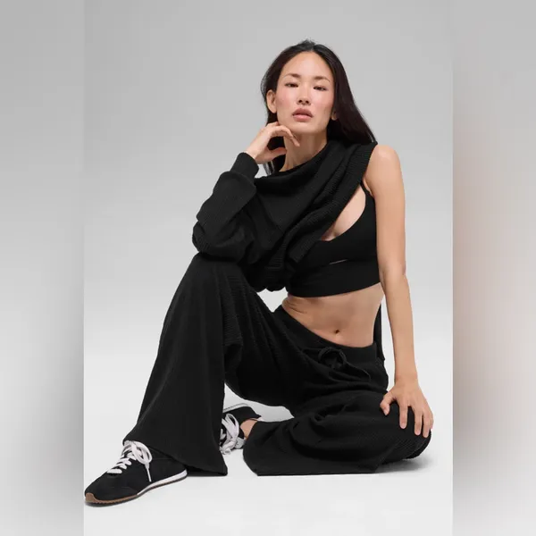 Alo NWT Muse Wide Leg Pants Black & Drawstring, Pockets Size L - Image 2
