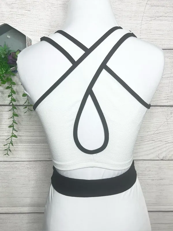 Vintage Y2K Black & White Sleeveless Cutout Crop Top Size XS - Image 3