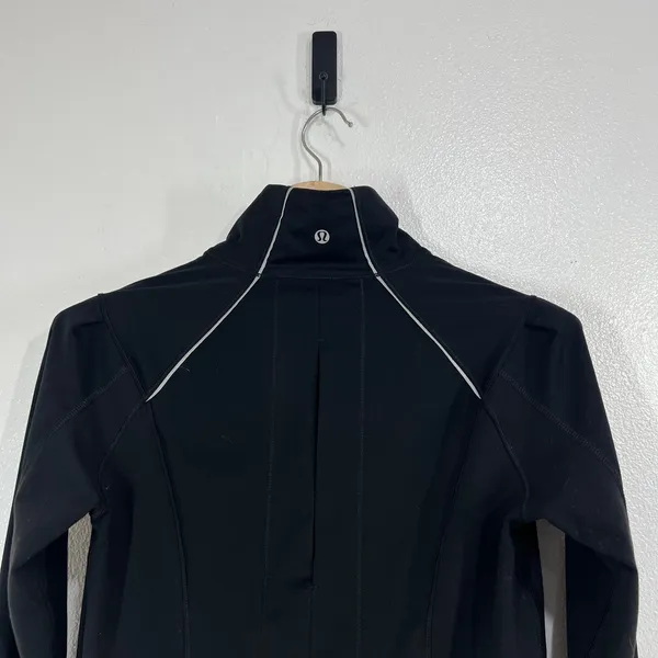 Lululemon Athletica Stay on‎ Course Black Zip Up Jacket Long Sleeves Thumbholes - Image 6
