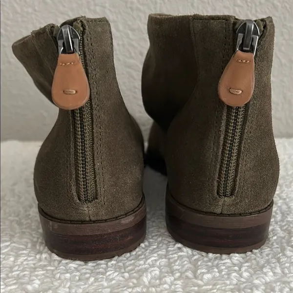 Gentle Souls by Kenneth Cole Women's Size 5.5 Slouchy Emma Leather Ankle Boot - Image 3
