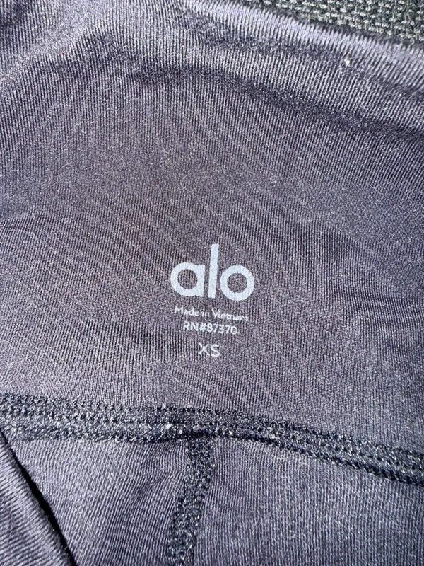 Alo Yoga Biker Shorts - Image 3