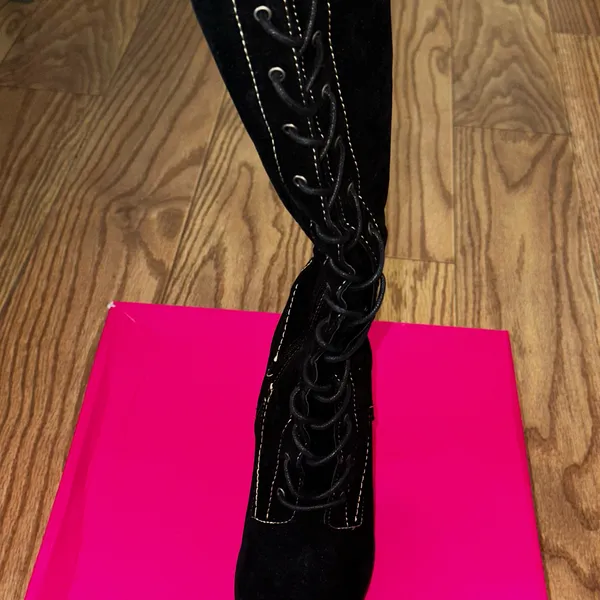 Black Lace - Image 2