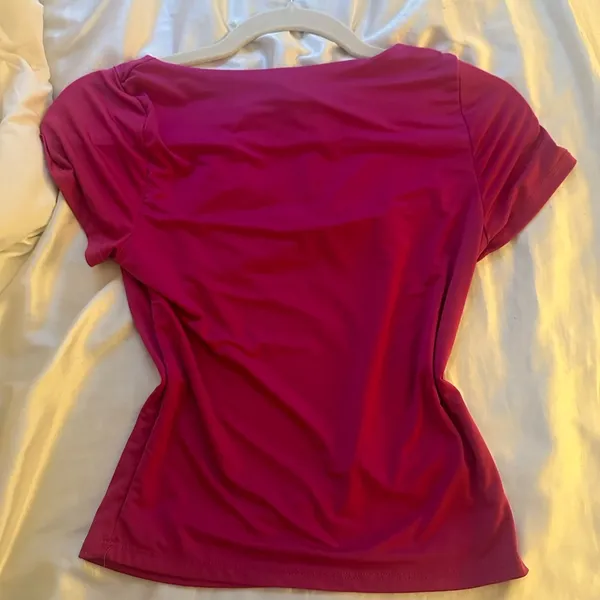 Revolve Live in the moment pink cropped top - Image 5