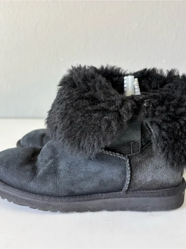 Ugg Women’s Classic Bailey Button Boots Black Suede Leather Size 8 - Image 8