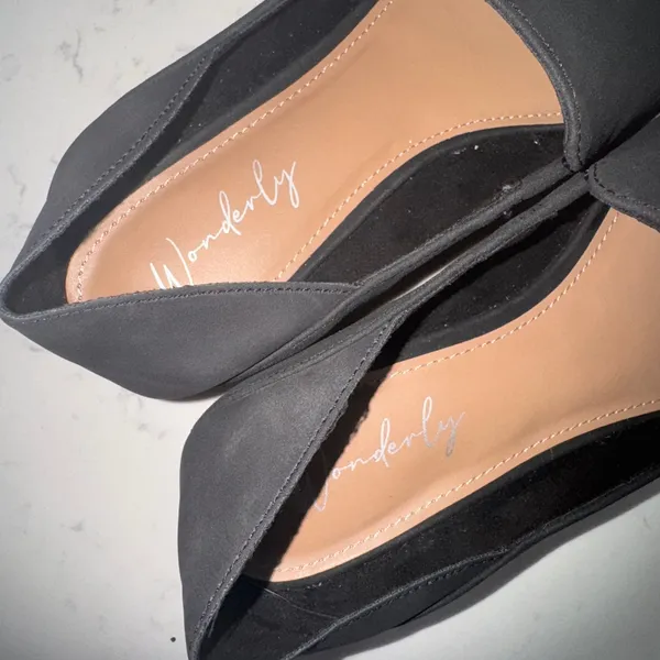 Wonderly Black and Tan Women's Flats - Image 6
