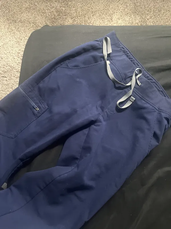 FIGS Jogger Scrub Pants - Image 2