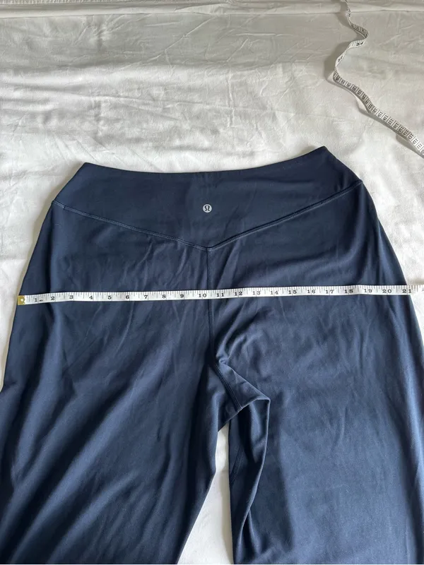 Lululemon Women’s Dark True Navy High Rise Align Joggers US 10 Short 26” - Image 8