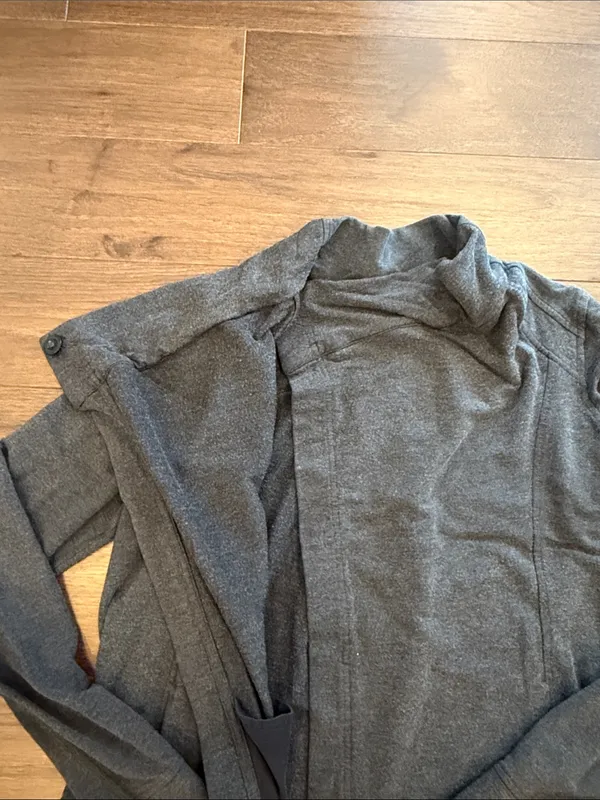 Lululemon Coast Wrap II Open Front Cardigan French Terry Gray Size 6 - C52-079 - Image 4