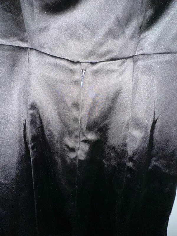 Abercrombie and Fitch Black Backless Dress - Image 7