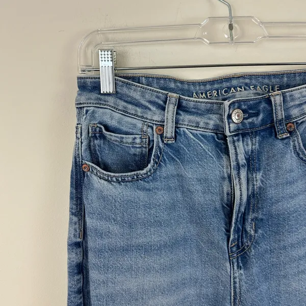 American Eagle Light Wash Distressed Mom Jeans Size 4 X-Short Length - Image 2