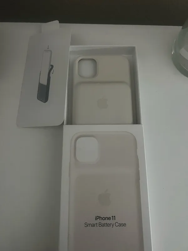 Apple Charging Case iPhone 11 - Image 2